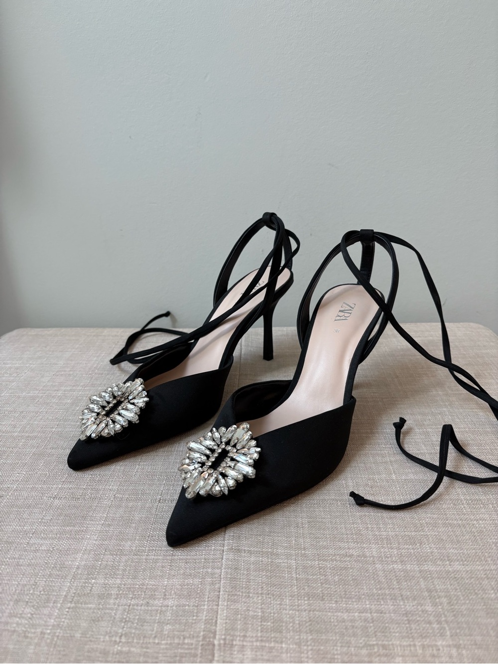 ZARA Black Pointed Toe Lace-Up Heels with Crystal Brooch Size 7.5 M (EU38)